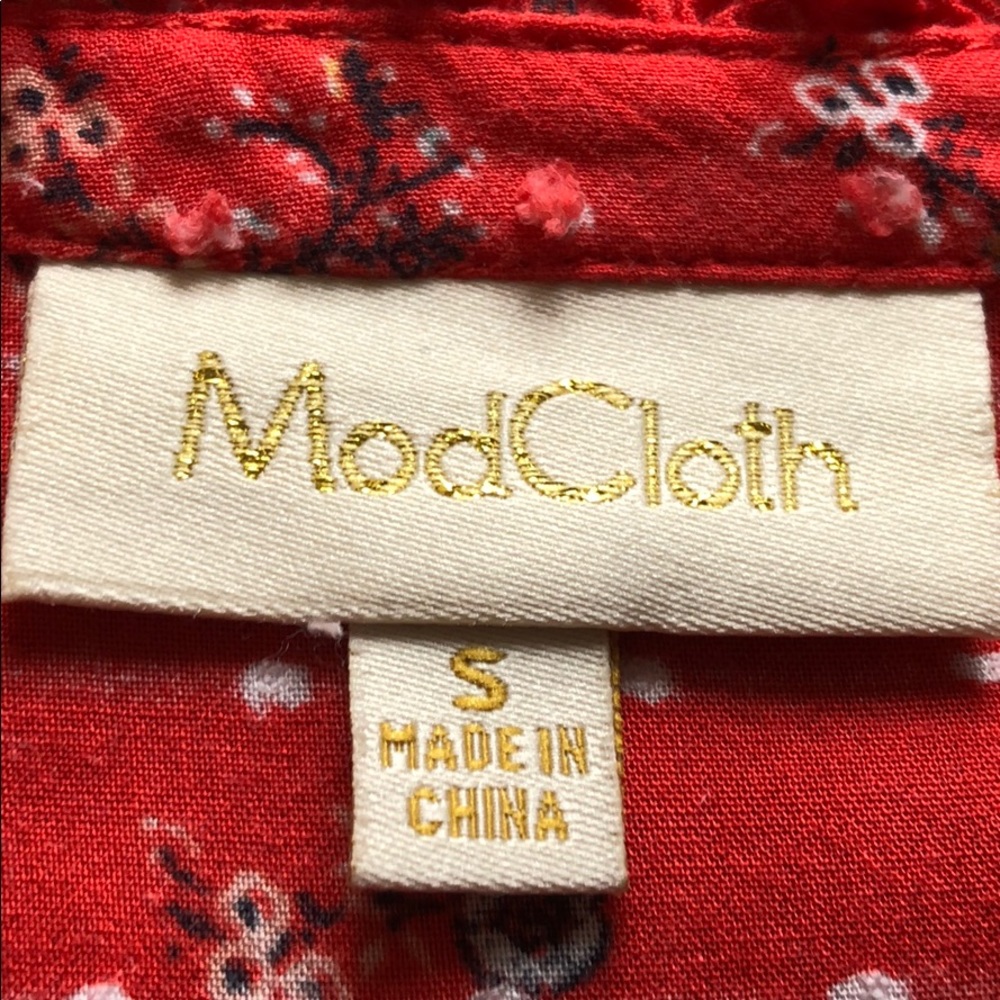 Modcloth | Swiss Dot Floral Ruffle Blouse - Picture 4 of 5